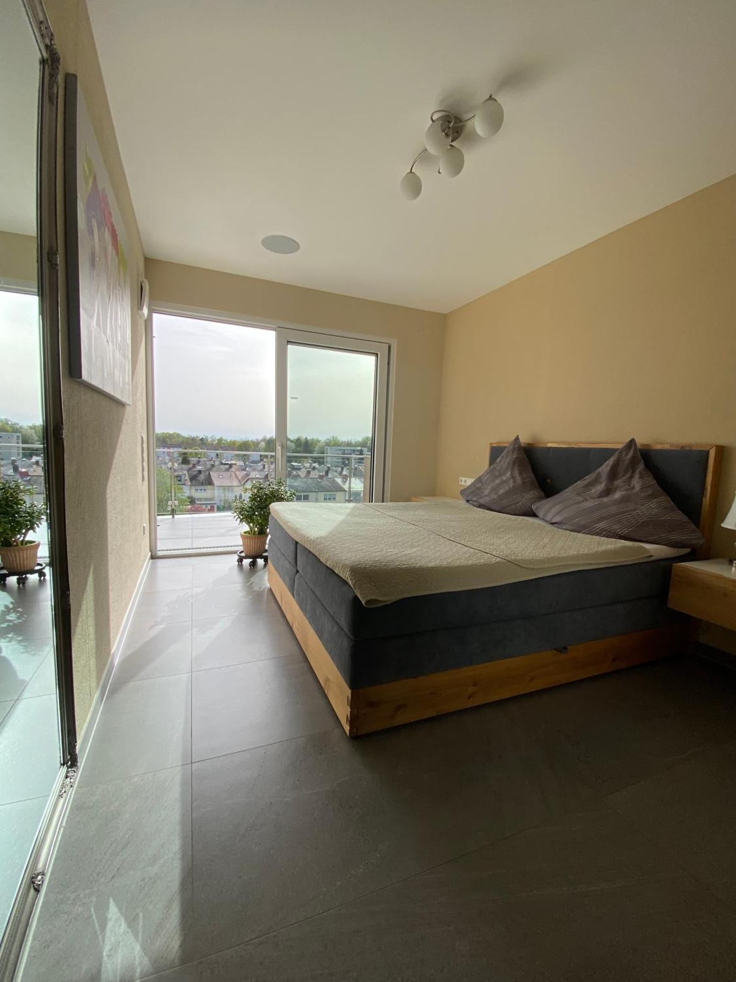 Penthouse-Appartement mit Alpenblick Friedrichshafen Extérieur photo
