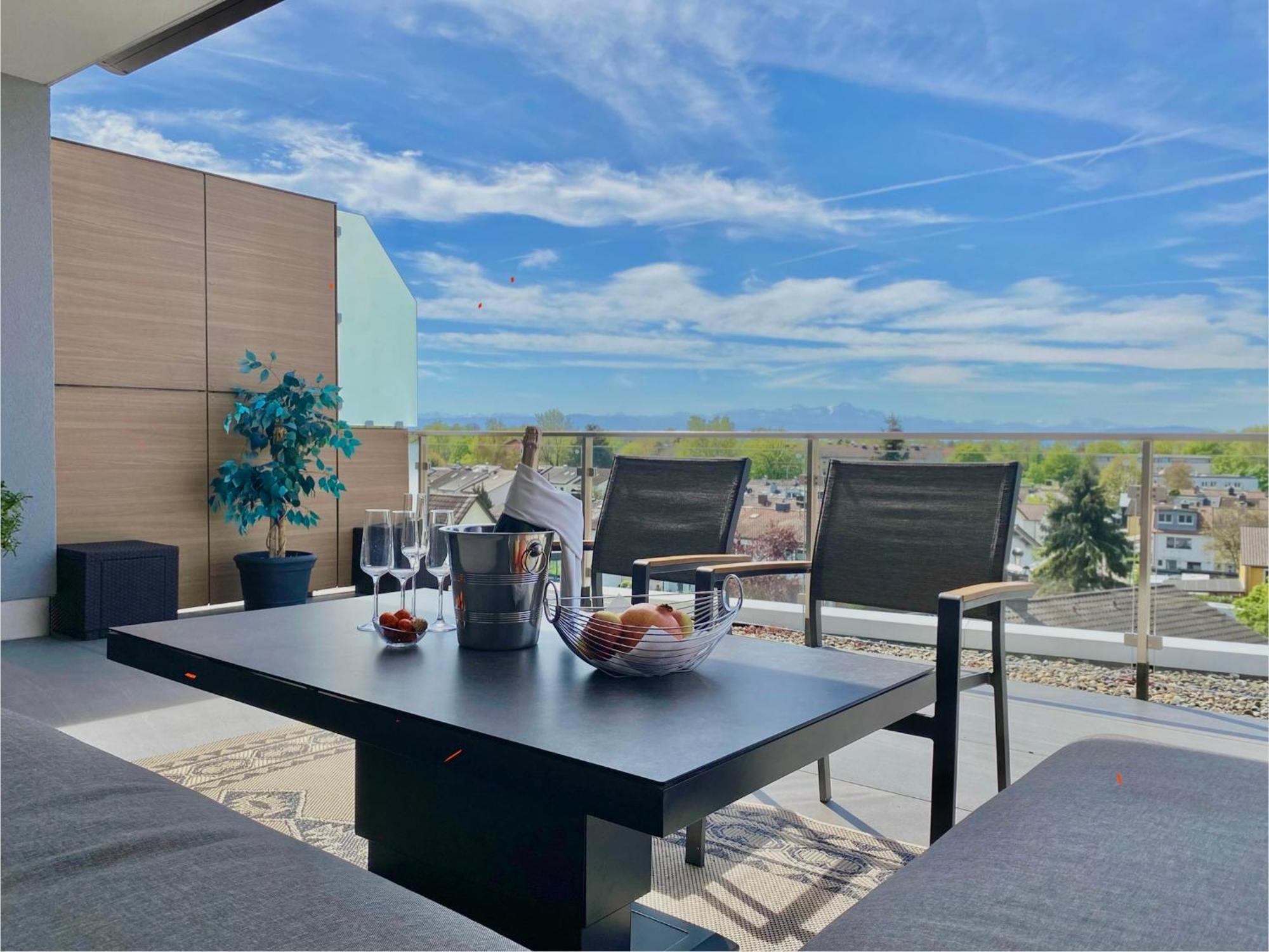 Penthouse-Appartement mit Alpenblick Friedrichshafen Extérieur photo